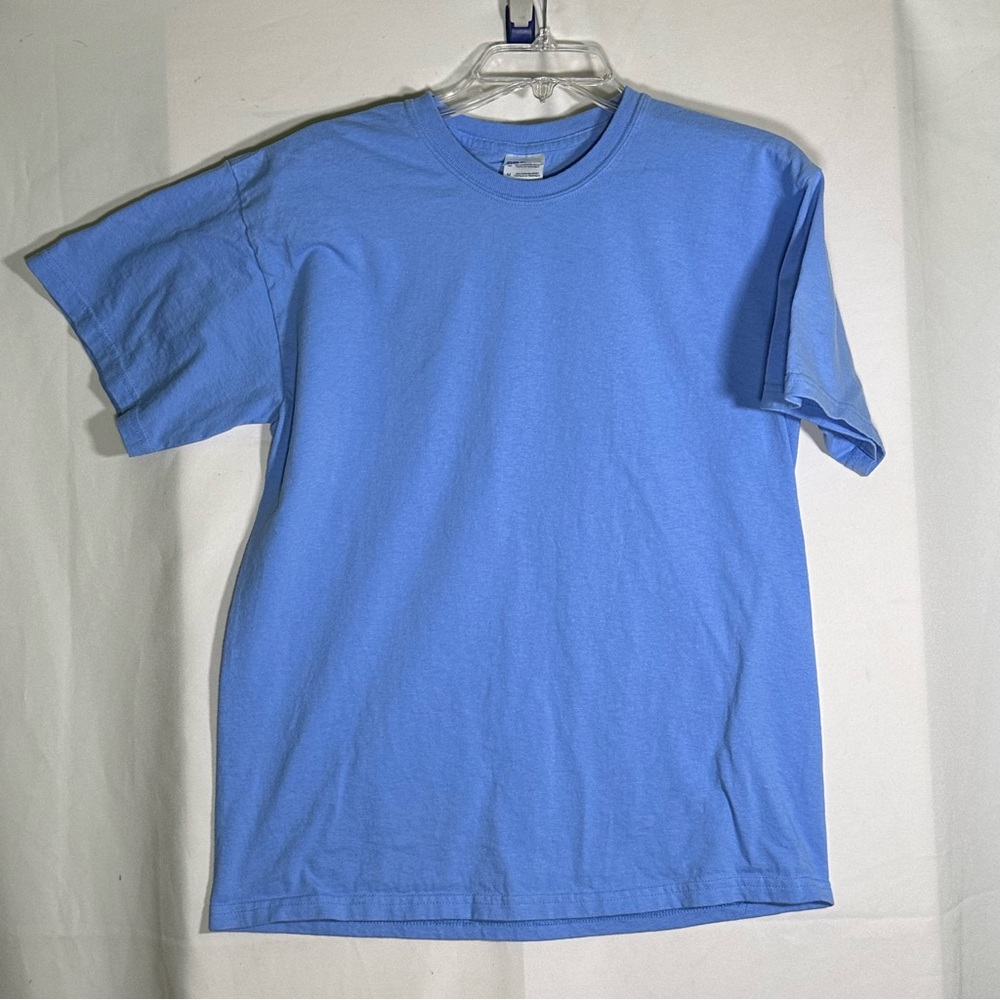 Gildan Medium T-shirt Athletic Casual Athleisure New‎ w/o Tags Blue